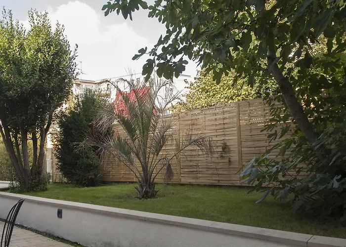 Smartappart Grusse 3* Καν